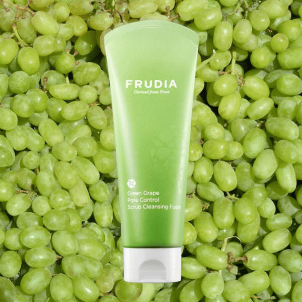 Frudia Green Grape Pore Control Scrub Cleansing Foam (145 мл) - 1 фото галереи