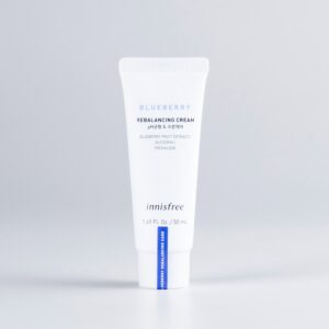 Балансирующий крем для лица с черникой Innisfree Blueberry Rebalancing Cream (50 мл) – Купити в Україні Ulitka Beauty Балансирующий крем для лица с черникой Innisfree Blueberry Rebalancing Cream (50 мл) – Купити в Україні Ulitka Beauty